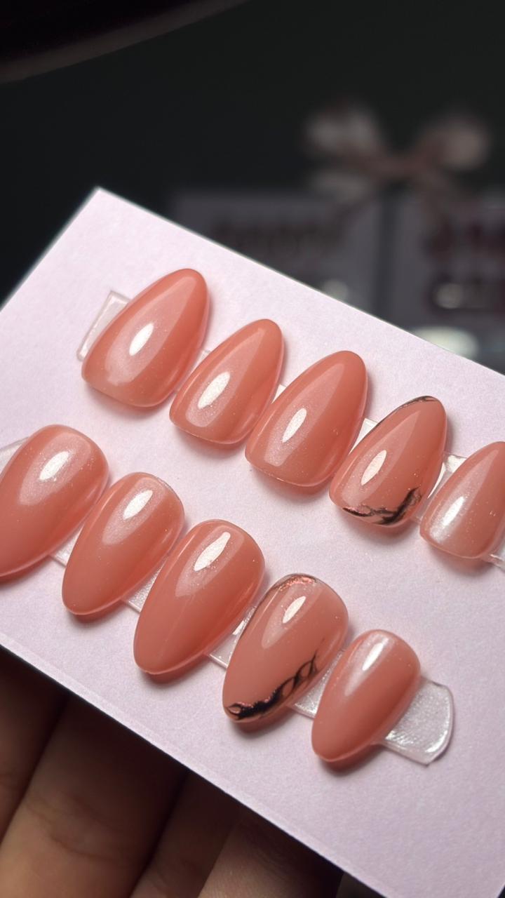 Pinky chrome tips (short almond)